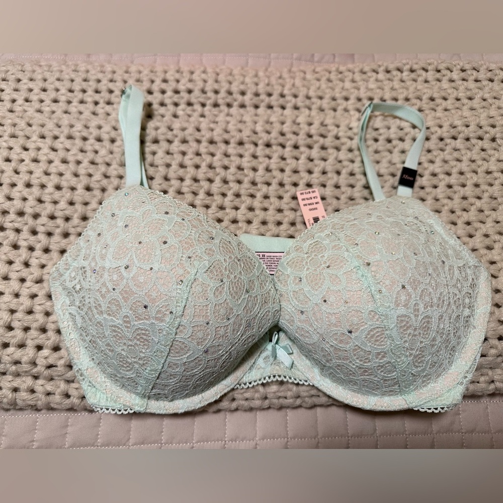 NWT VS DREAM ANGELS EMBELLISHED PUSH UP BRA